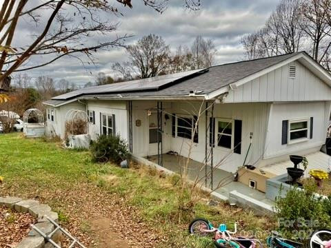 15 Deno Dr Asheville, NC 28806