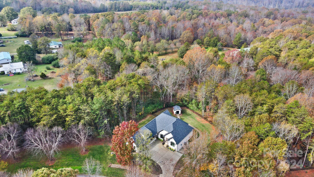 3303 Mountain Creek Dr Sherrills Ford, NC 28673