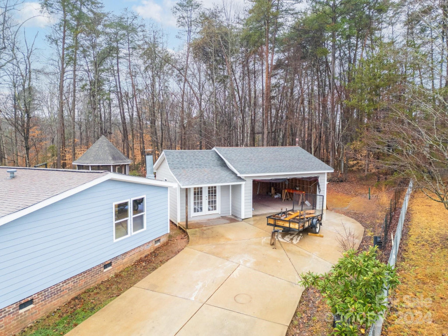 5112 Green Leaf Ct Mount Holly, NC 28120