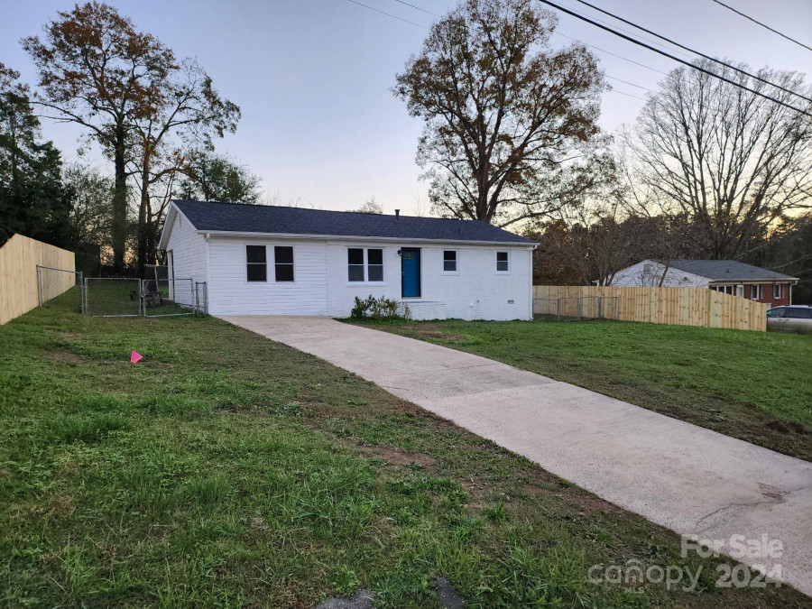 407 Homestead Dr Gastonia, NC 28056