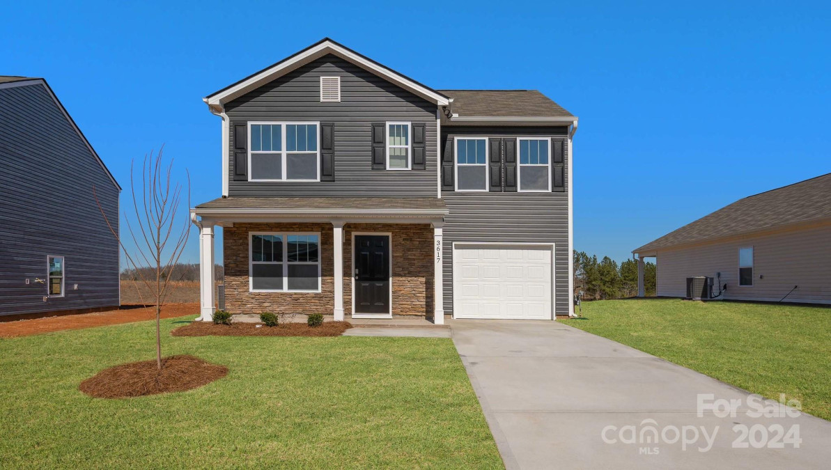 35 Lauren Ln Hendersonville, NC 28792