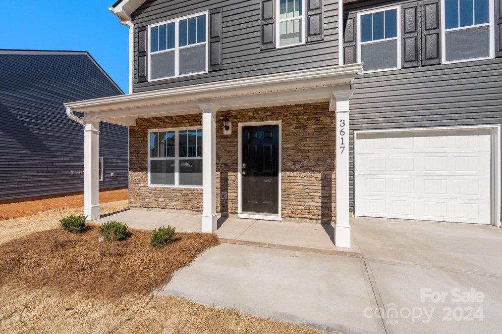 35 Lauren Ln Hendersonville, NC 28792