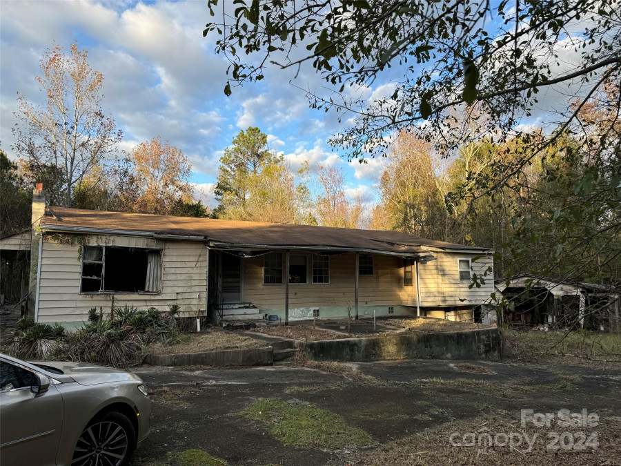 1476 New Hope Rd Heath Springs, SC 29058