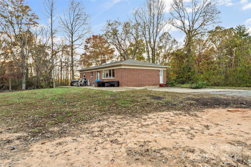 2725 Moose Lodge St Morganton, NC 28655