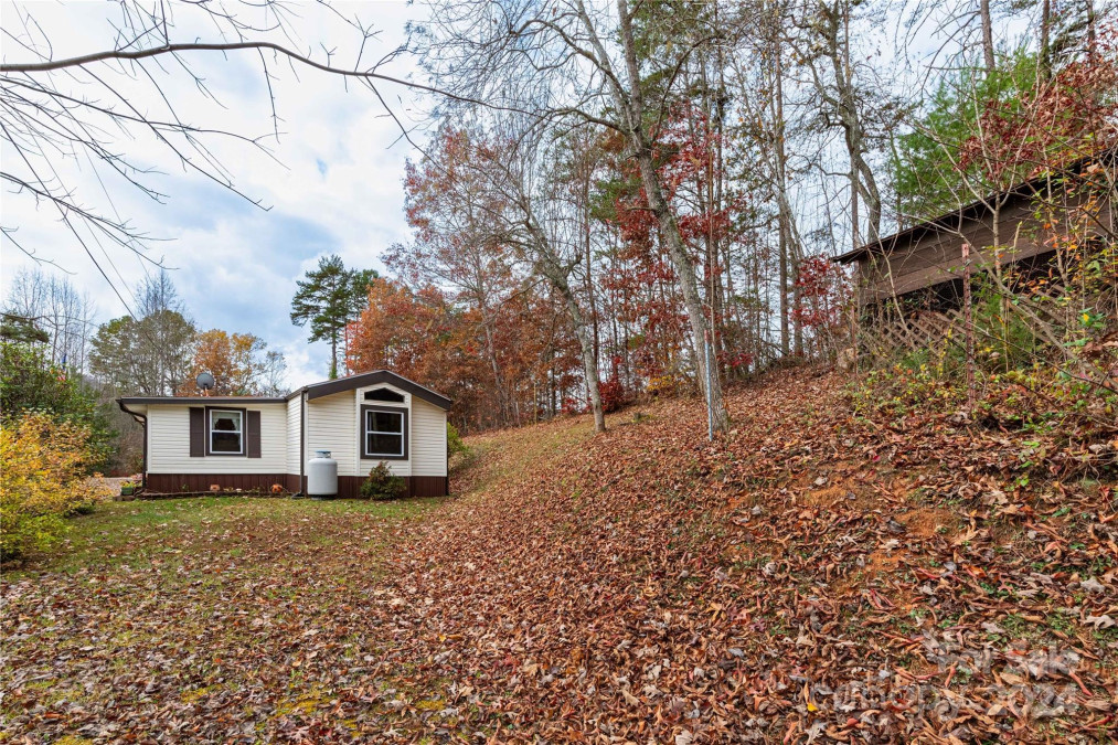 41 Chris Ln Franklin, NC 28734