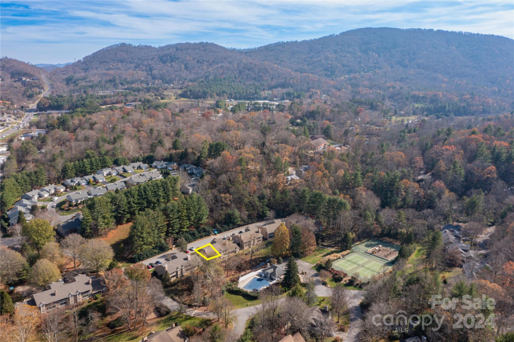 9 Timberlake Dr Asheville, NC 28803