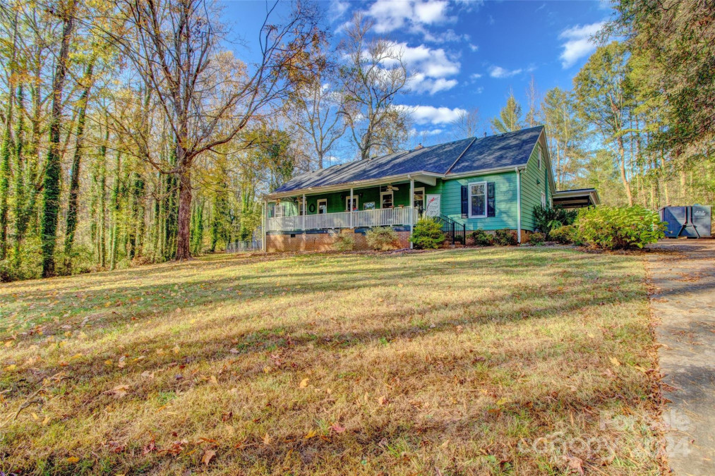 703 Crescent Dr Cherryville, NC 28021