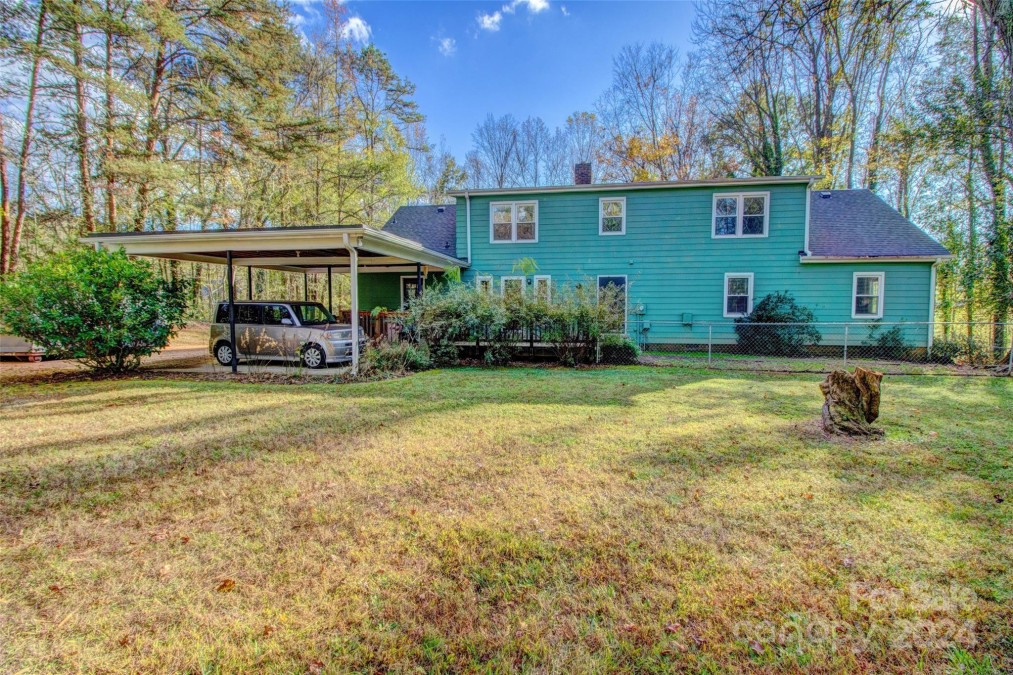 703 Crescent Dr Cherryville, NC 28021