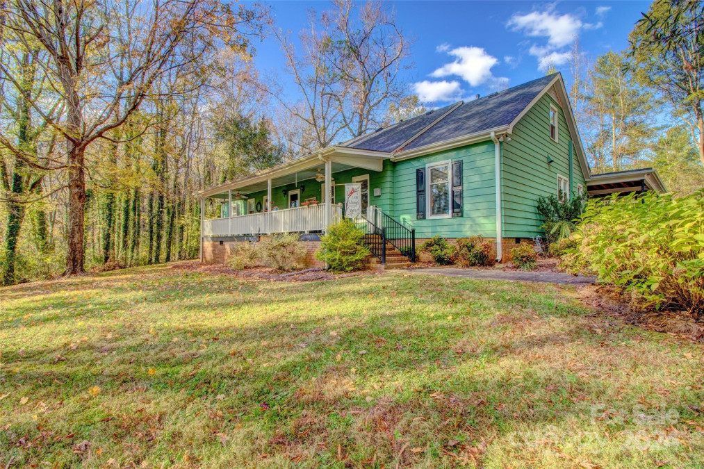 703 Crescent Dr Cherryville, NC 28021