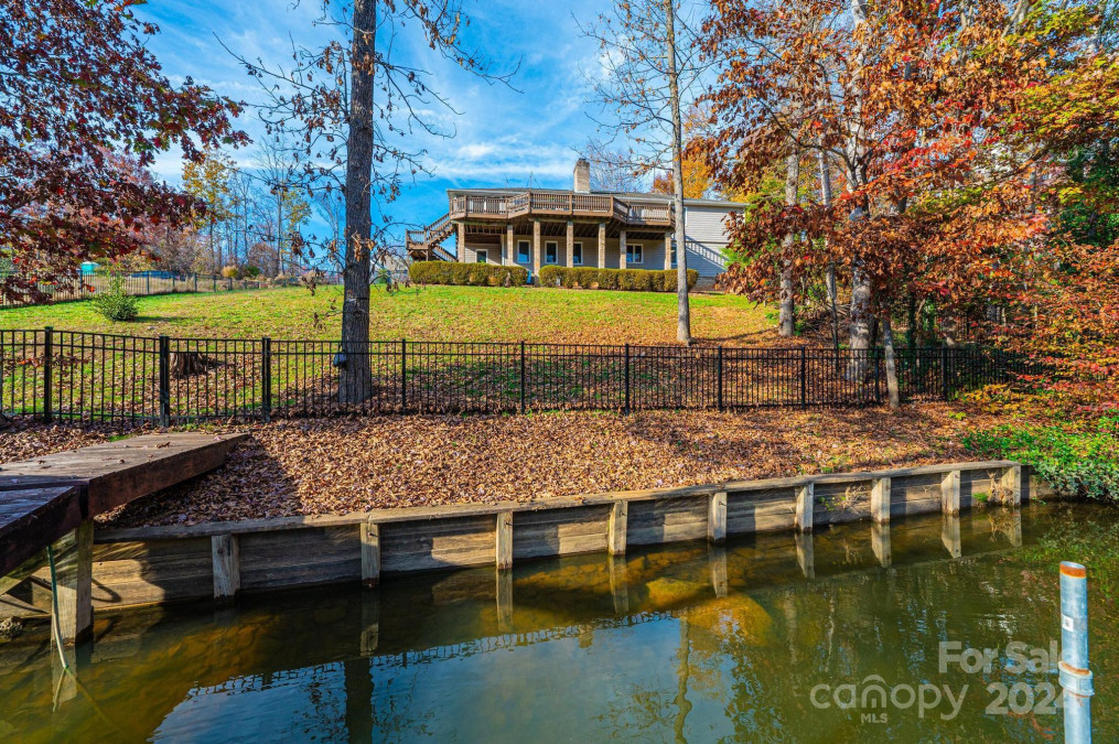 115 Charlotte Ann Ln Hickory, NC 28601