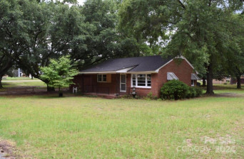 703 Blackmon St Bethune, SC 29009