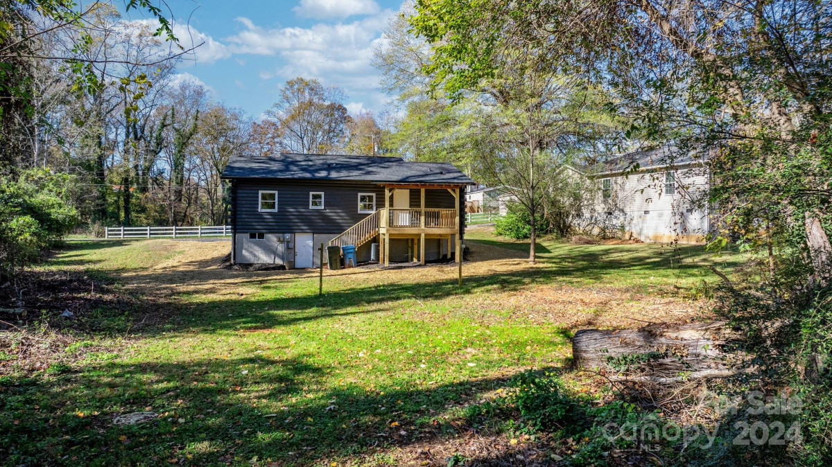 744 22nd St Hickory, NC 28601