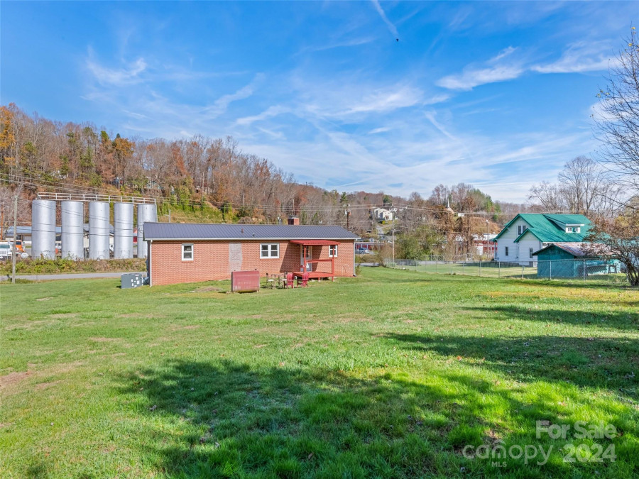 163 Dayton Dr Waynesville, NC 28786