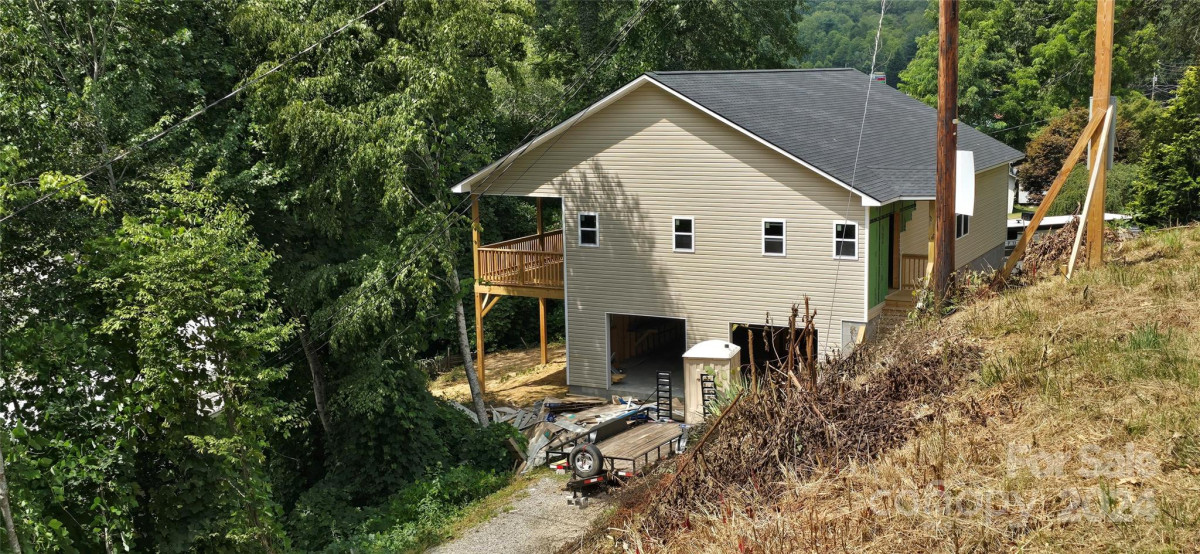 166 Ivy Hill Ln Waynesville, NC 28785