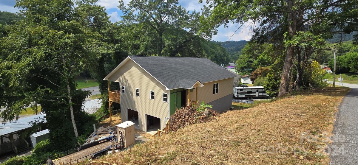 166 Ivy Hill Ln Waynesville, NC 28785