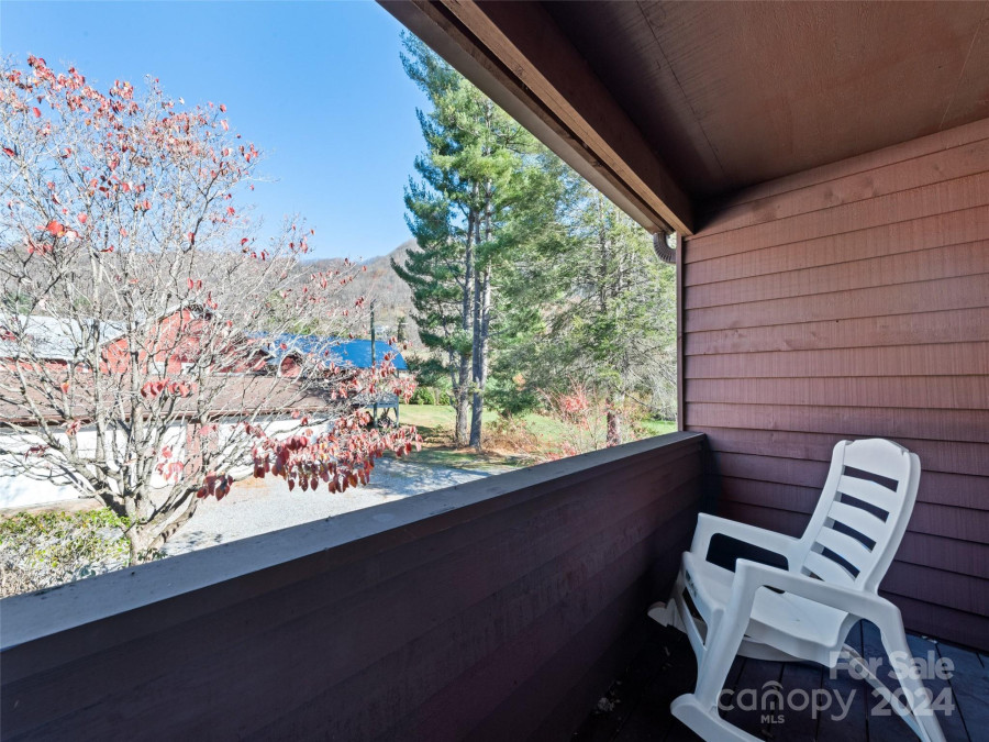 40 Meadows Ln Maggie Valley, NC 28751