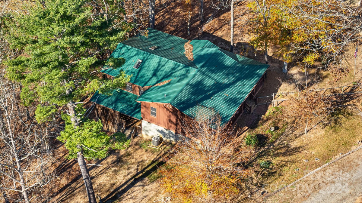 20 Hall Dr Weaverville, NC 28787