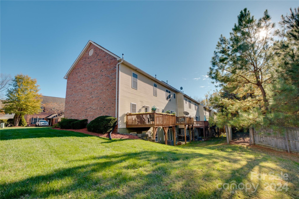 4335 Laurel Hill Ln Charlotte, NC 28217