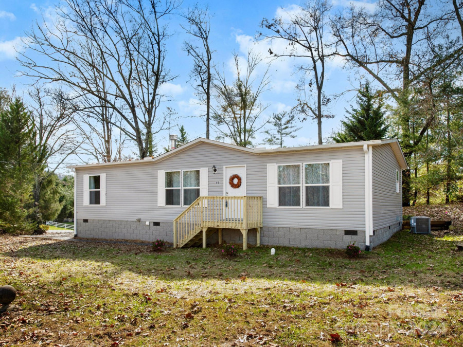 66 Drexel Rd Hendersonville, NC 28739