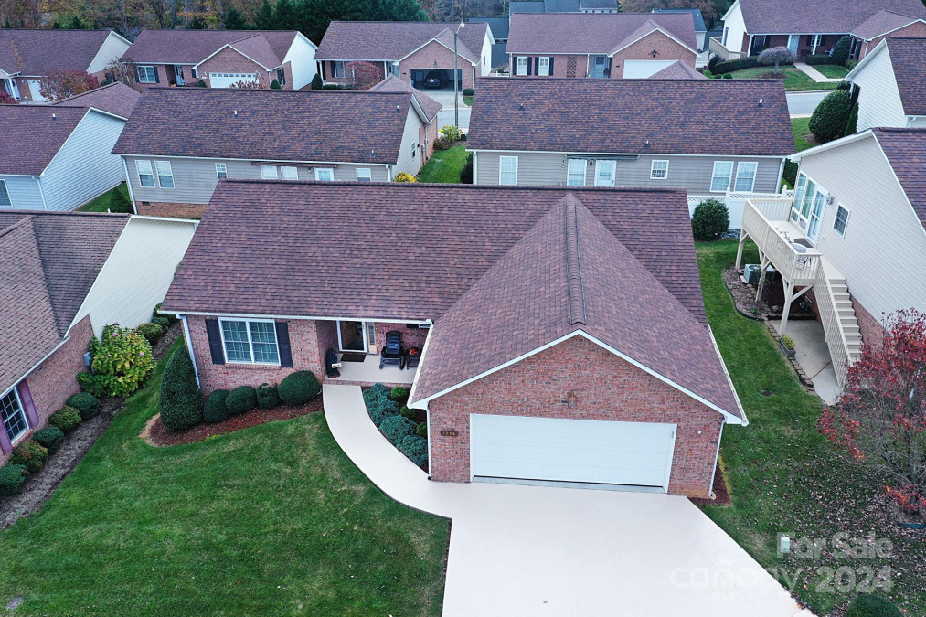 1284 Wexford Village Cir Lenoir, NC 28645