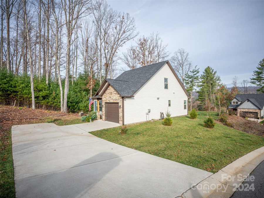 503 Rosebud Orchid Way Weaverville, NC 28787