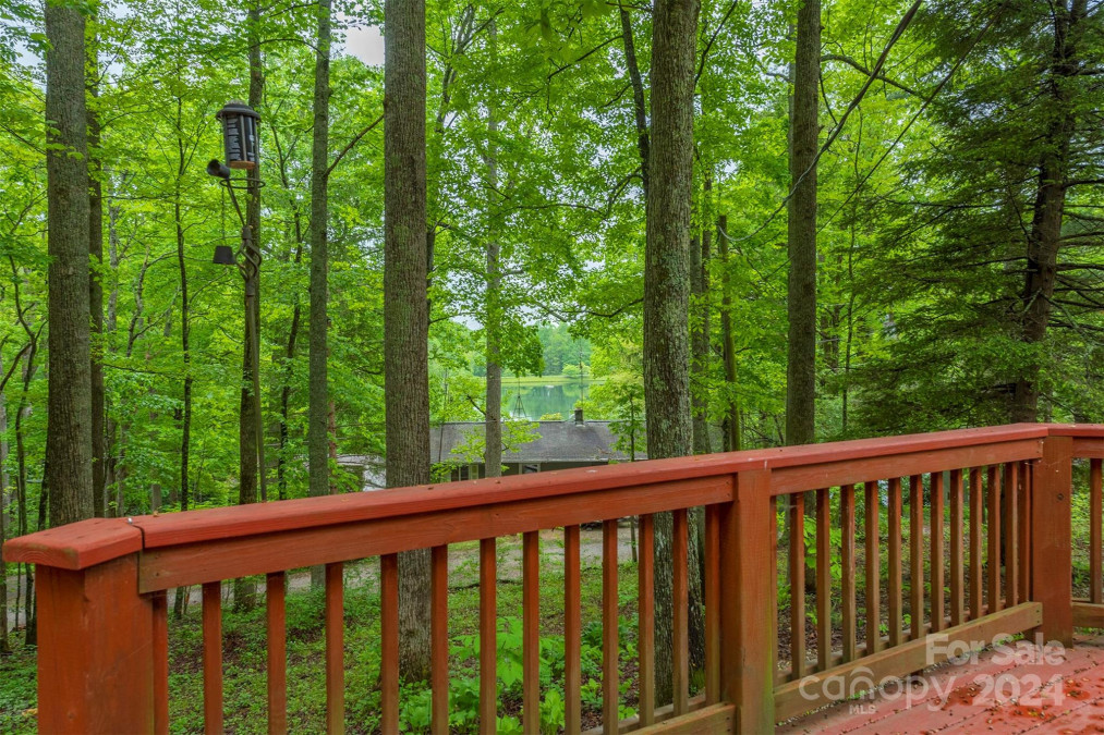 84 Echo Lake Dr Fairview, NC 28730