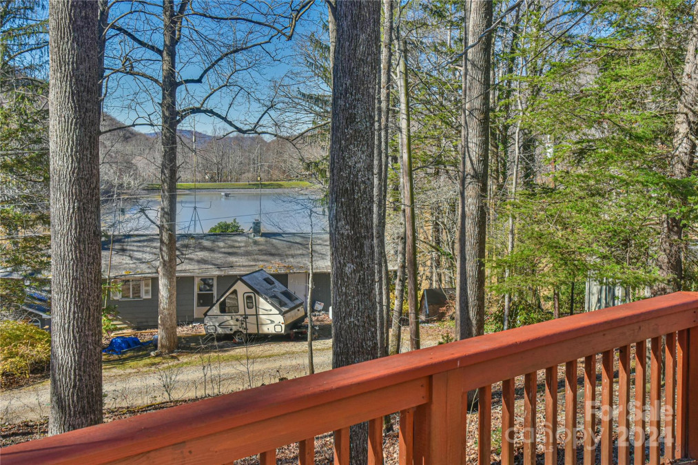 84 Echo Lake Dr Fairview, NC 28730