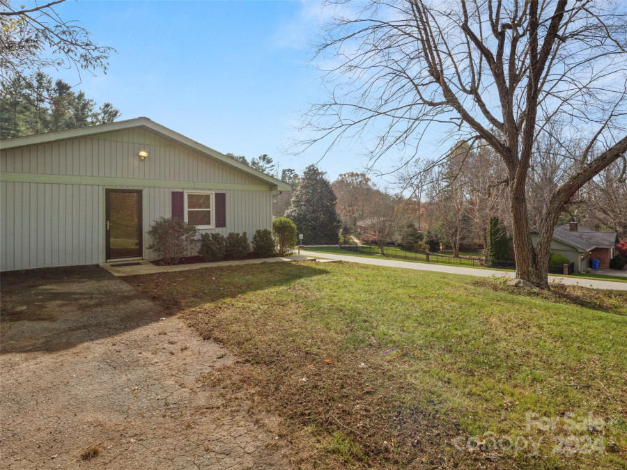 37 Braddock Way Asheville, NC 28803