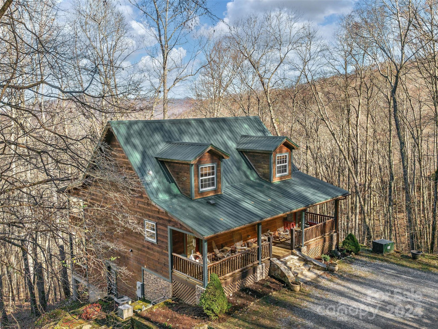 396 Sharons Bluff Franklin, NC 28734