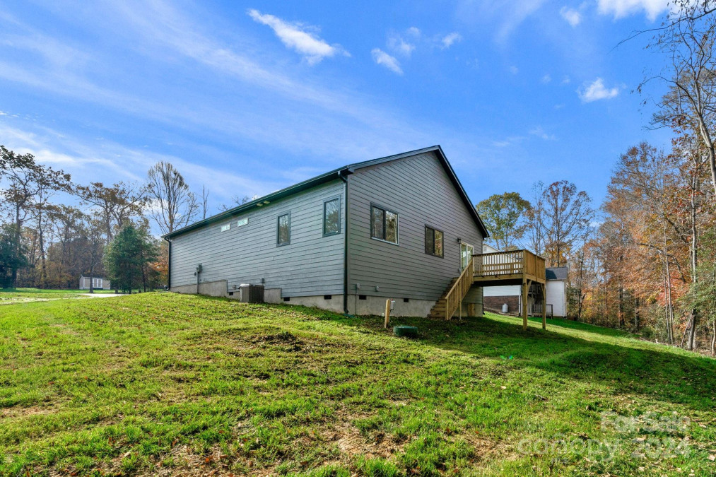 1206 Waterford Dr Lincolnton, NC 28092