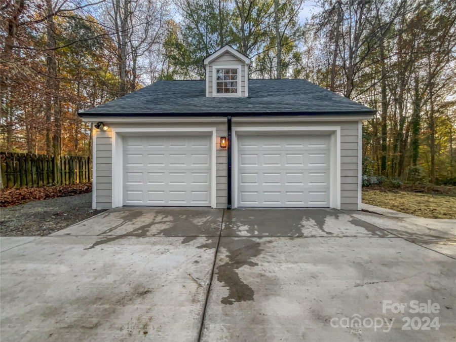 8213 Appaloosa Ln Charlotte, NC 28215