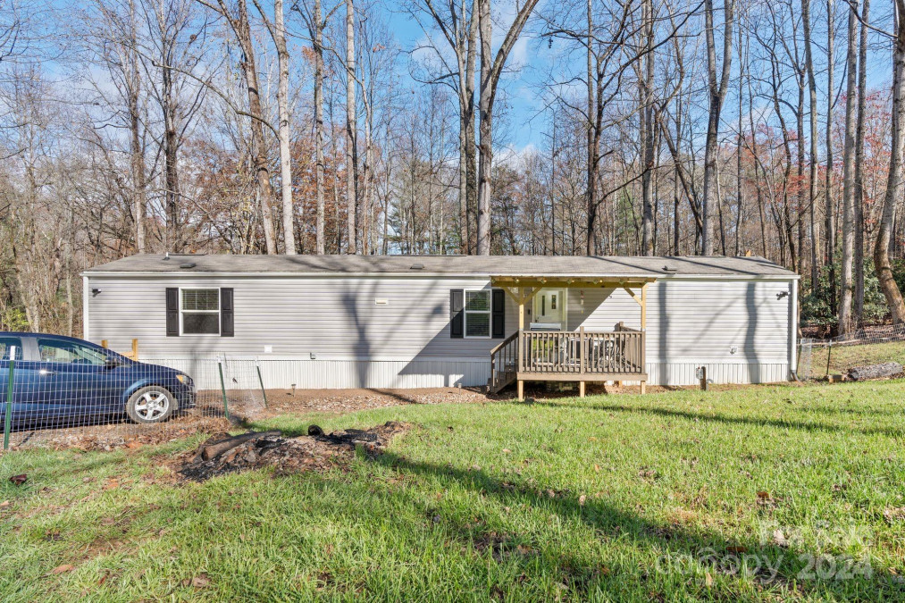 29 Long Ridge Rd Candler, NC 28715