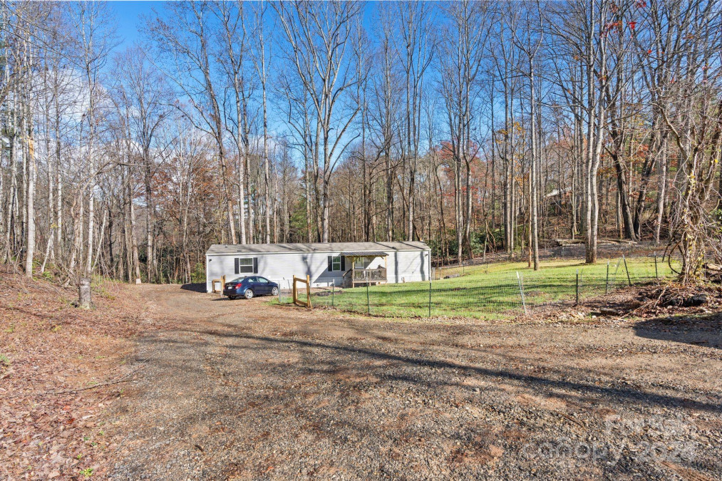 29 Long Ridge Rd Candler, NC 28715