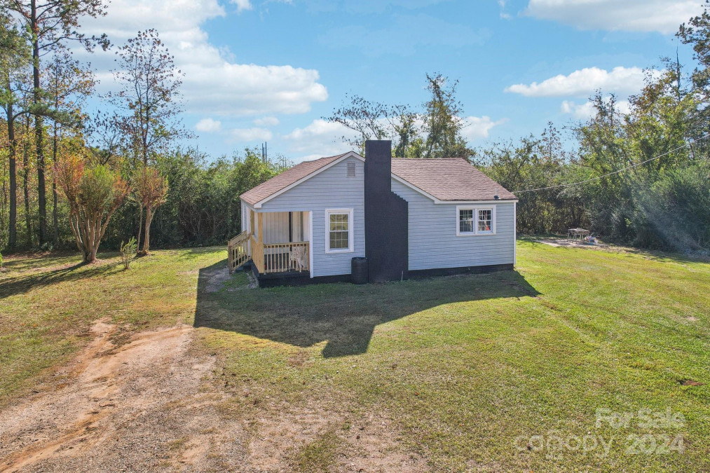 2091 Catawba River Rd Fort Lawn, SC 29714