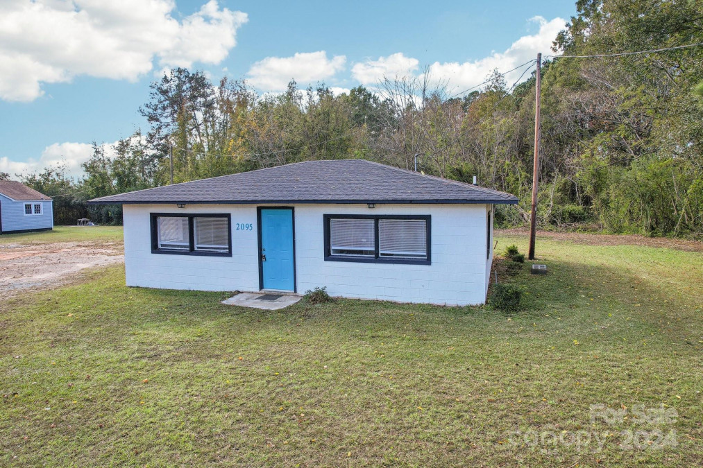 2091 Catawba River Rd Fort Lawn, SC 29714