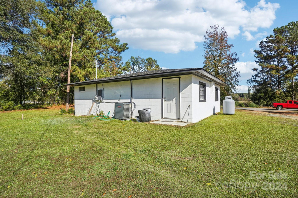 2091 Catawba River Rd Fort Lawn, SC 29714