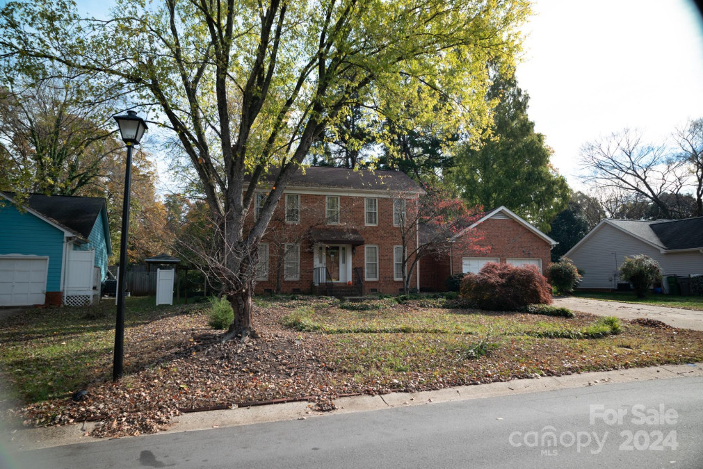 2807 Sloan Dr Charlotte, NC 28208