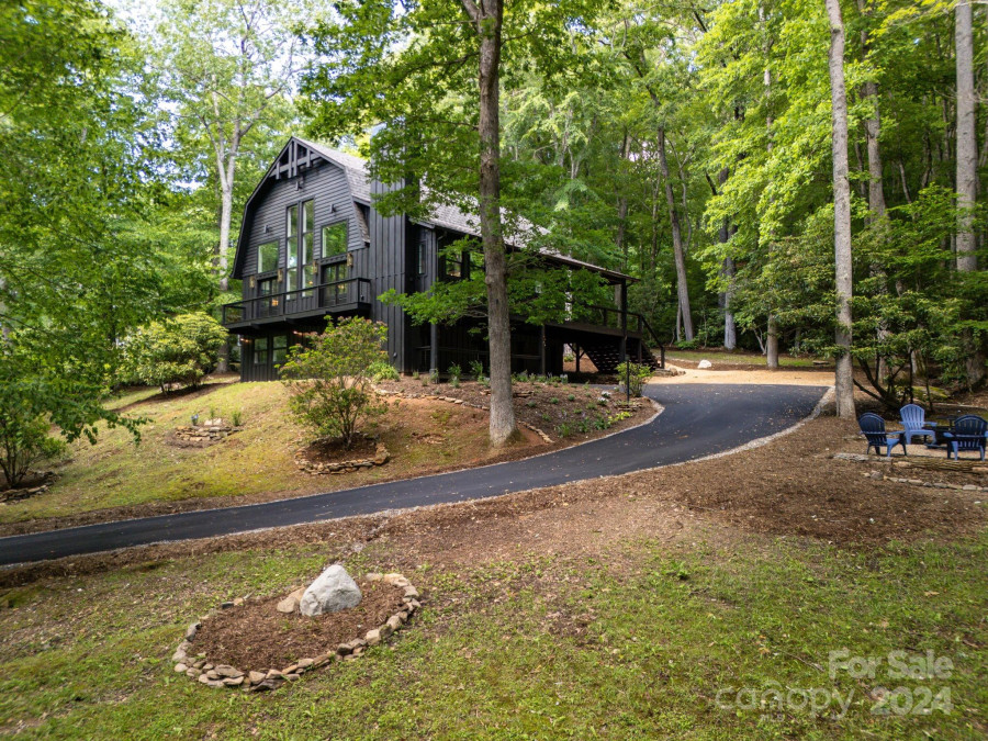 50 Turkey Trot Ln Burnsville, NC 28714