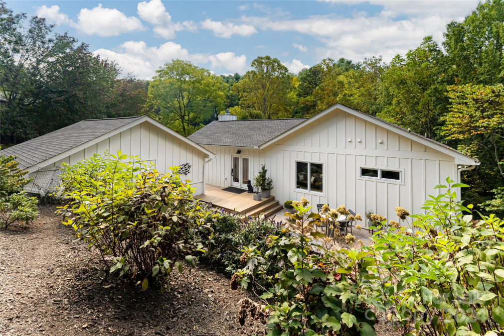 74 Wolfe Cove Rd Asheville, NC 28804