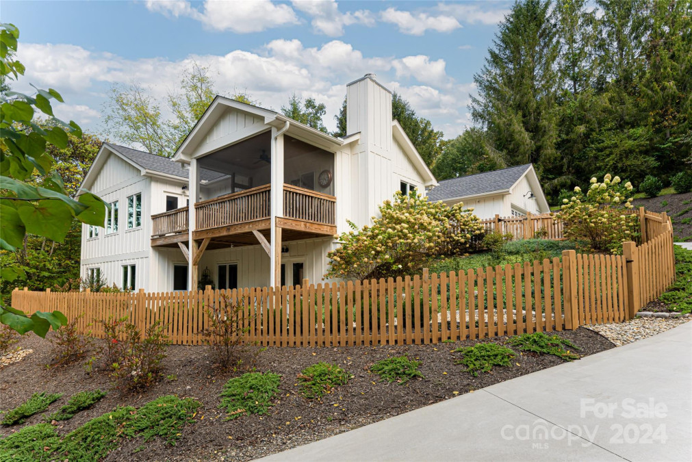 74 Wolfe Cove Rd Asheville, NC 28804