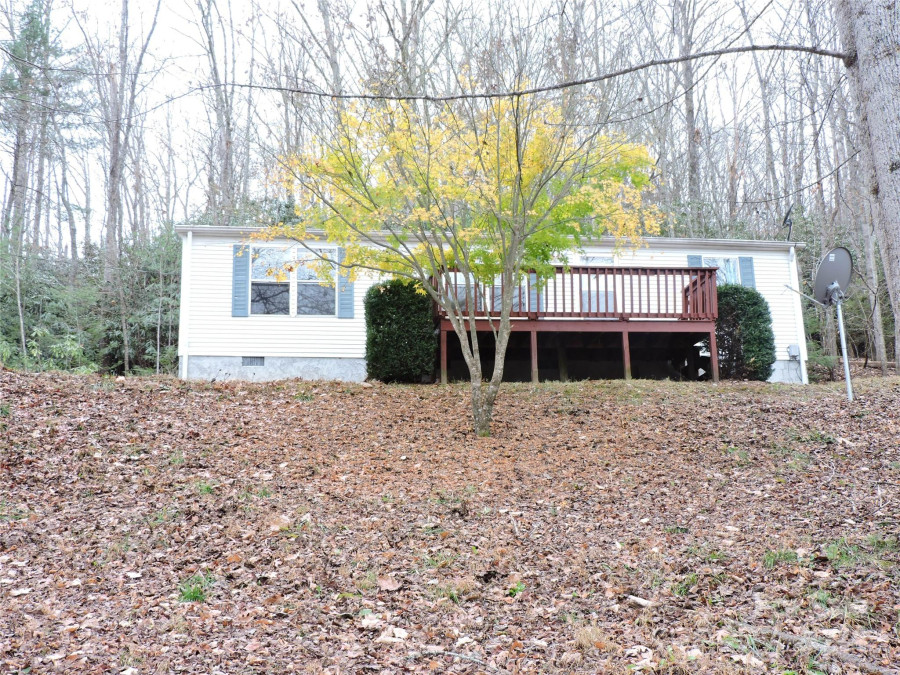 2271 Gouges Creek Rd Spruce Pine, NC 28777