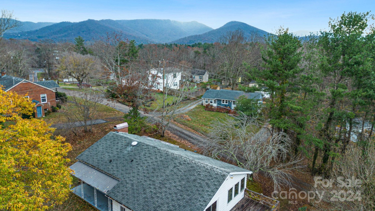 203 Mountain View Rd Asheville, NC 28805