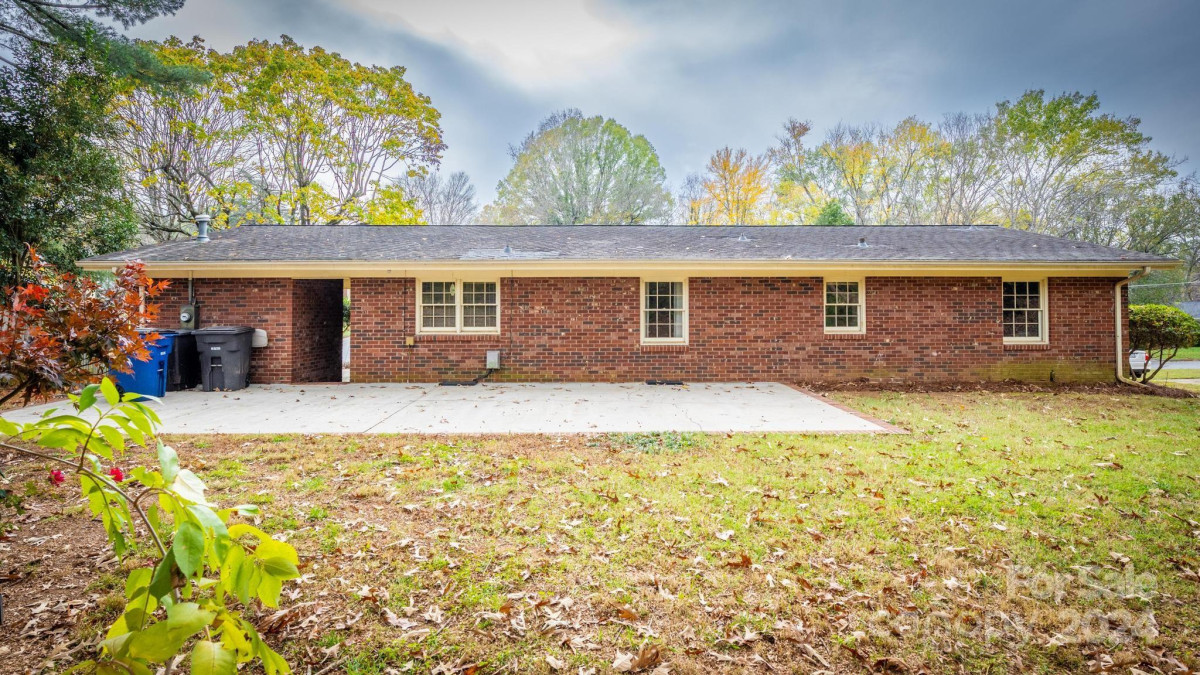 306 Holland Cir Statesville, NC 28677