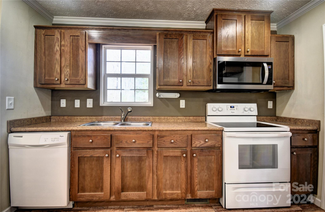 133 Coventry Ln Waynesville, NC 28786