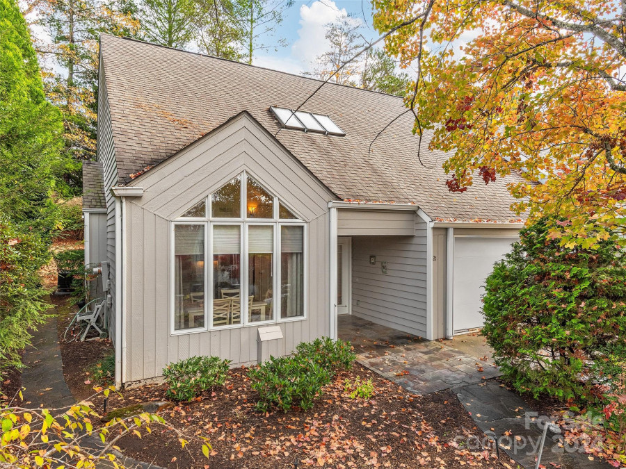 21 Highland Pointe Ct Weaverville, NC 28787