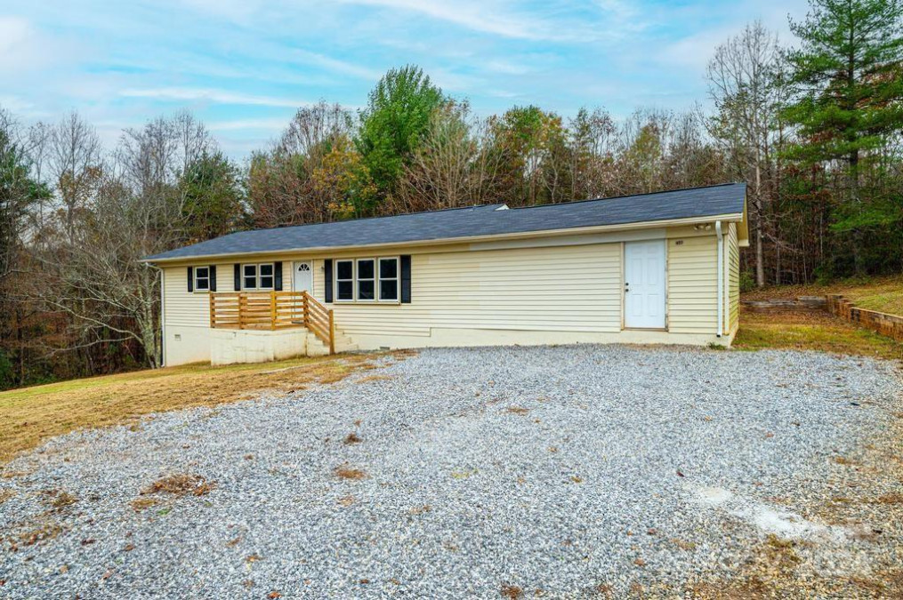 1348 Cube Dr Valdese, NC 28690