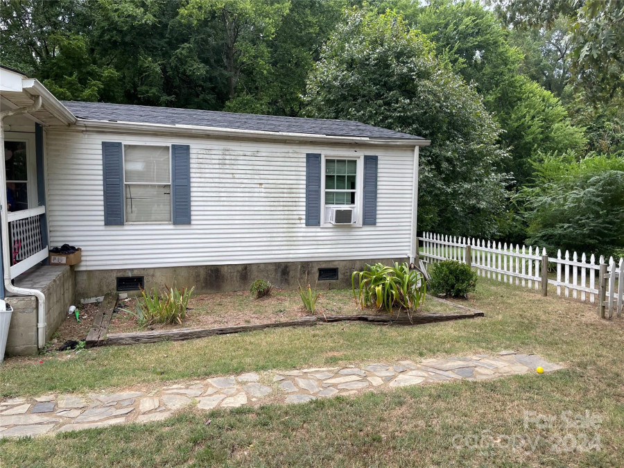 141 Lewis St Mount Gilead, NC 27306