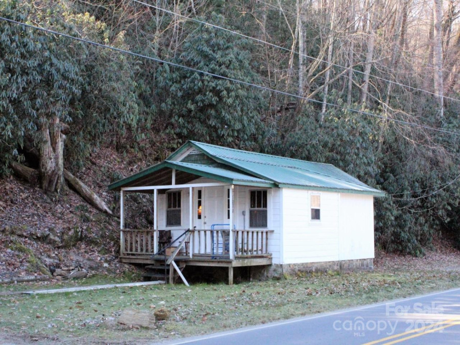 1010 Mockingbird Ln Sylva, NC 28779