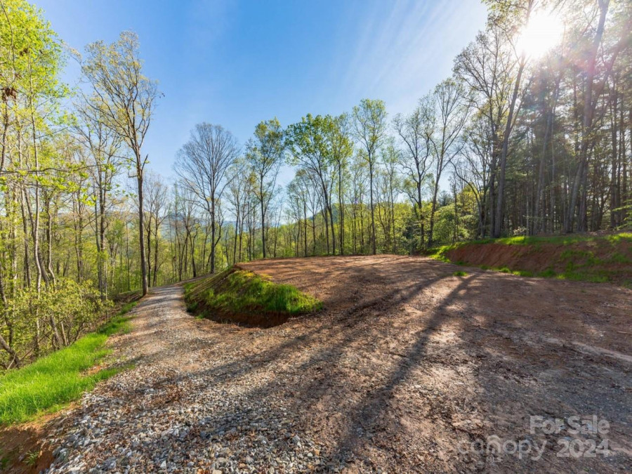 1010 Mockingbird Ln Sylva, NC 28779