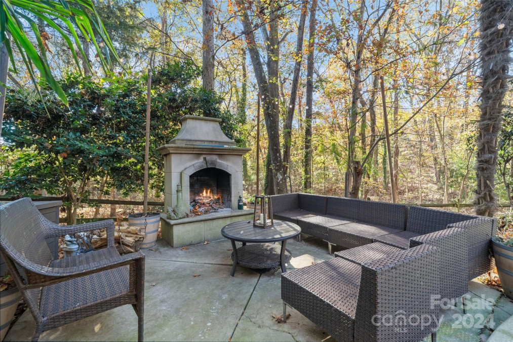 25 Woodvine Ln Lake Wylie, SC 29710